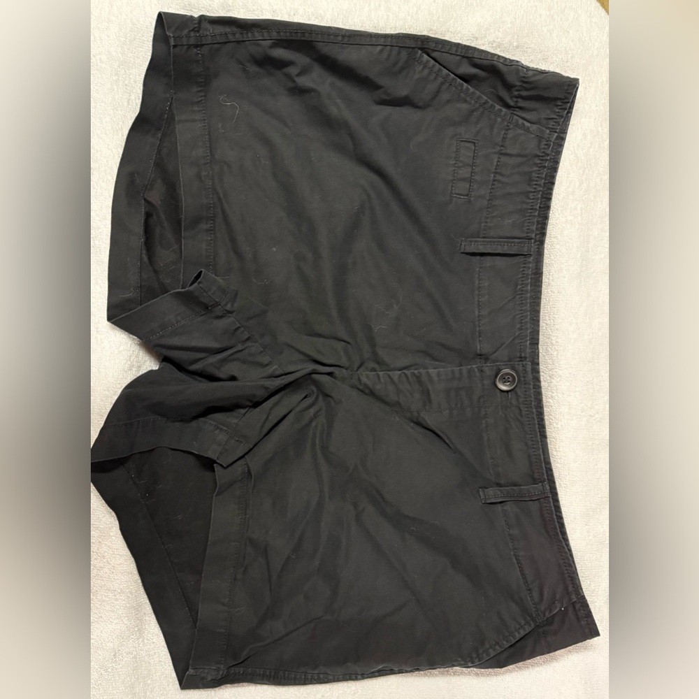 Old Navy women’s shorts size 16